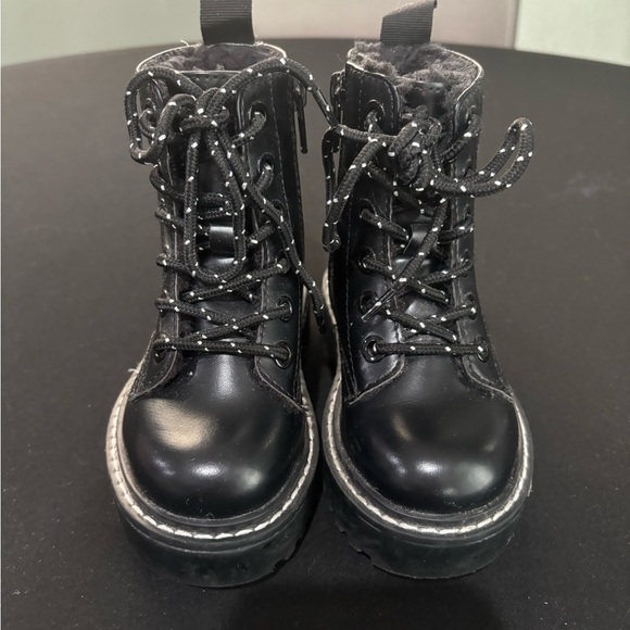 H&M Black Boots with Plush Lining - Picture 1 of 5